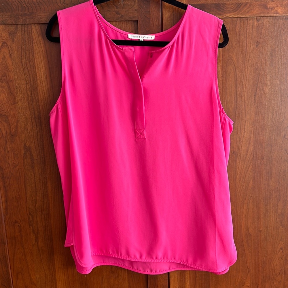Sleeveless blouse